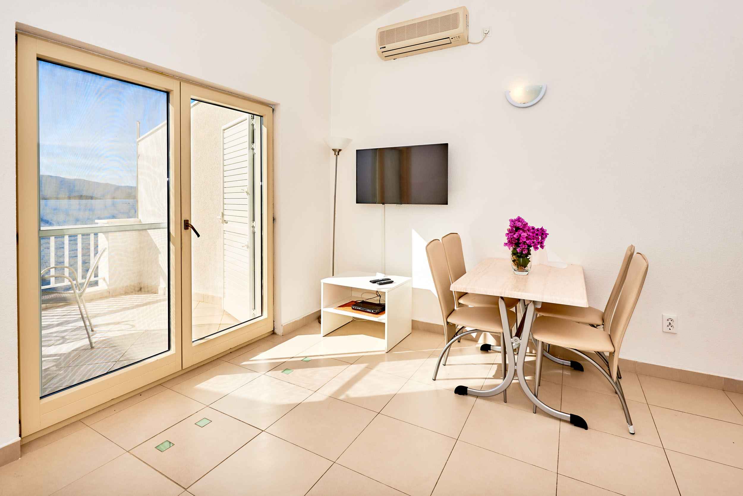 Apartman2__02_12_11zon