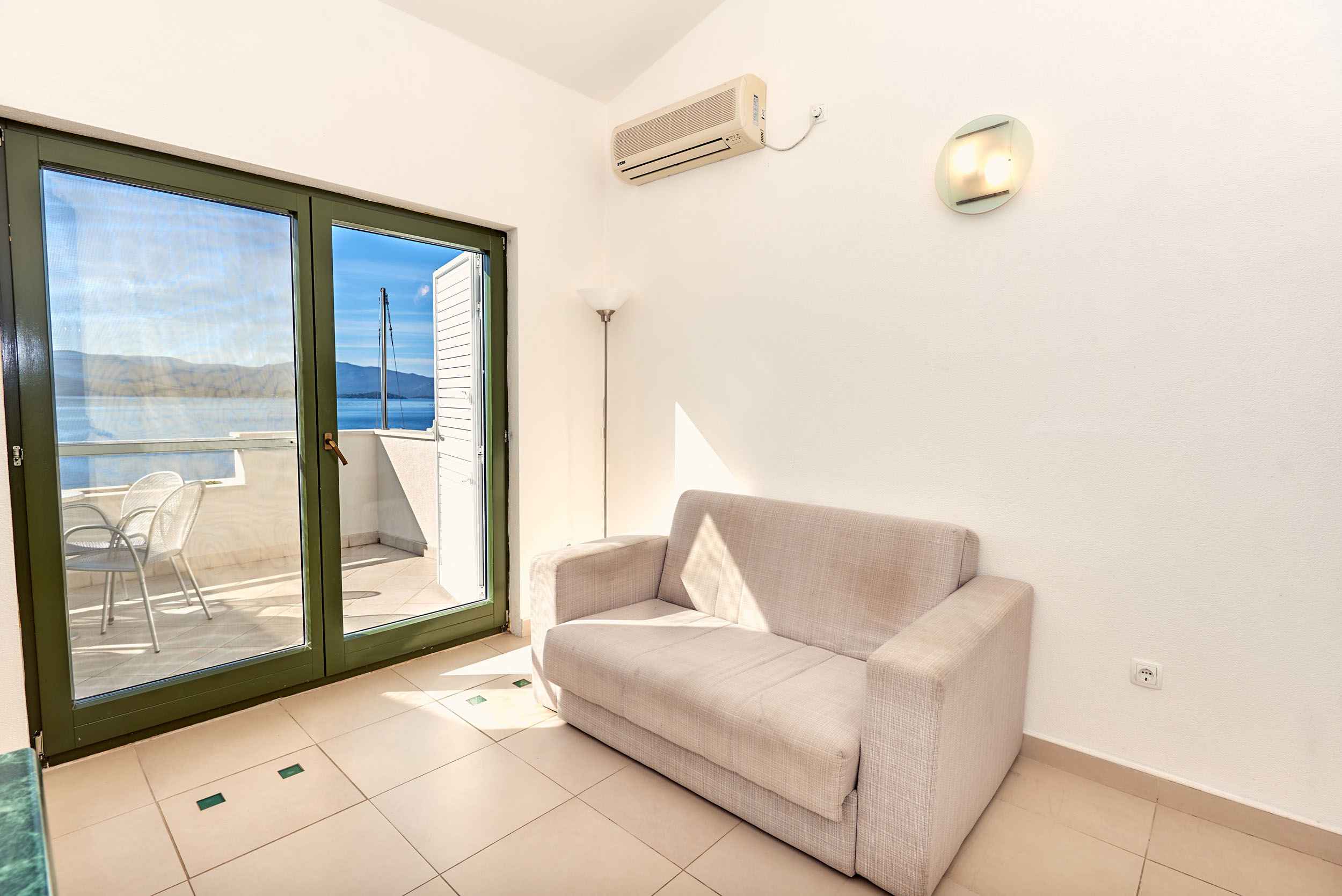 Apartman3__02_22_11zon