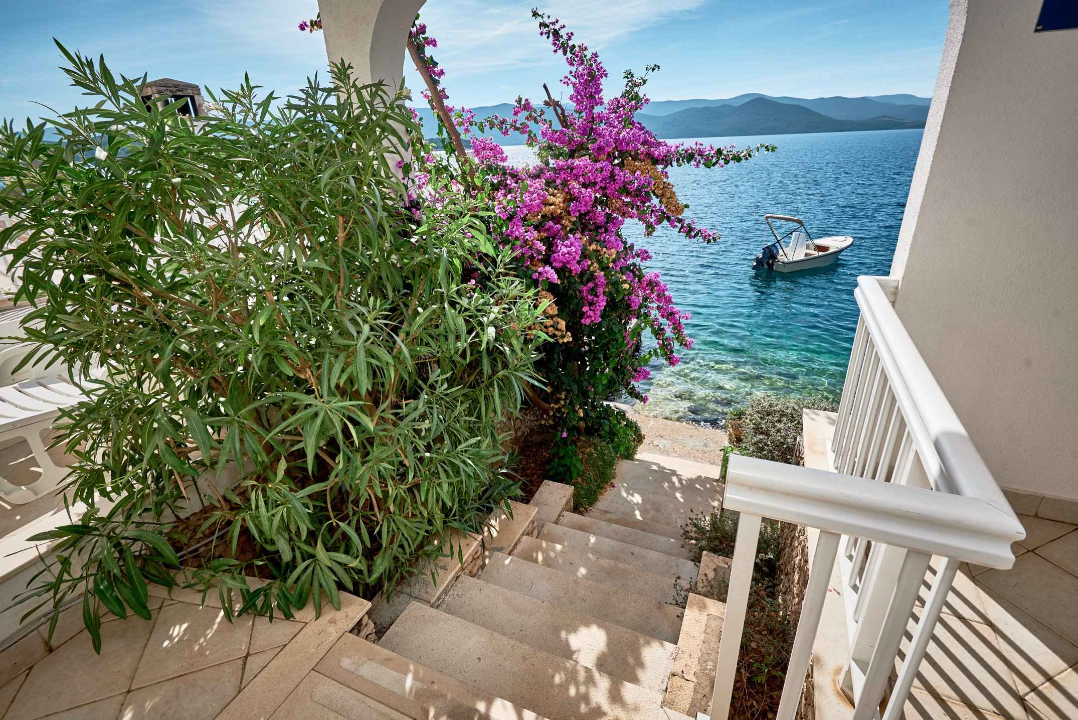 Studio1__02_32_11zon