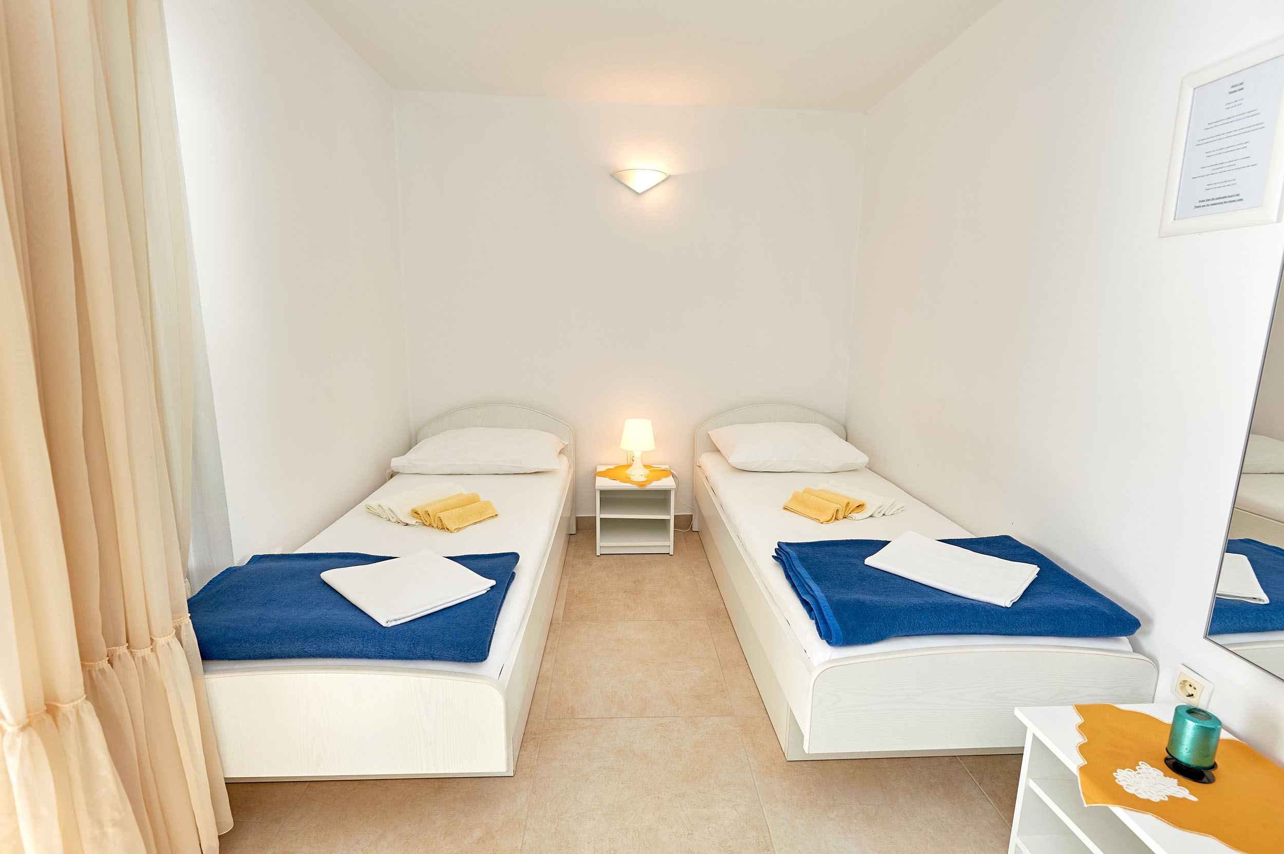 Studio1__04_35_11zon