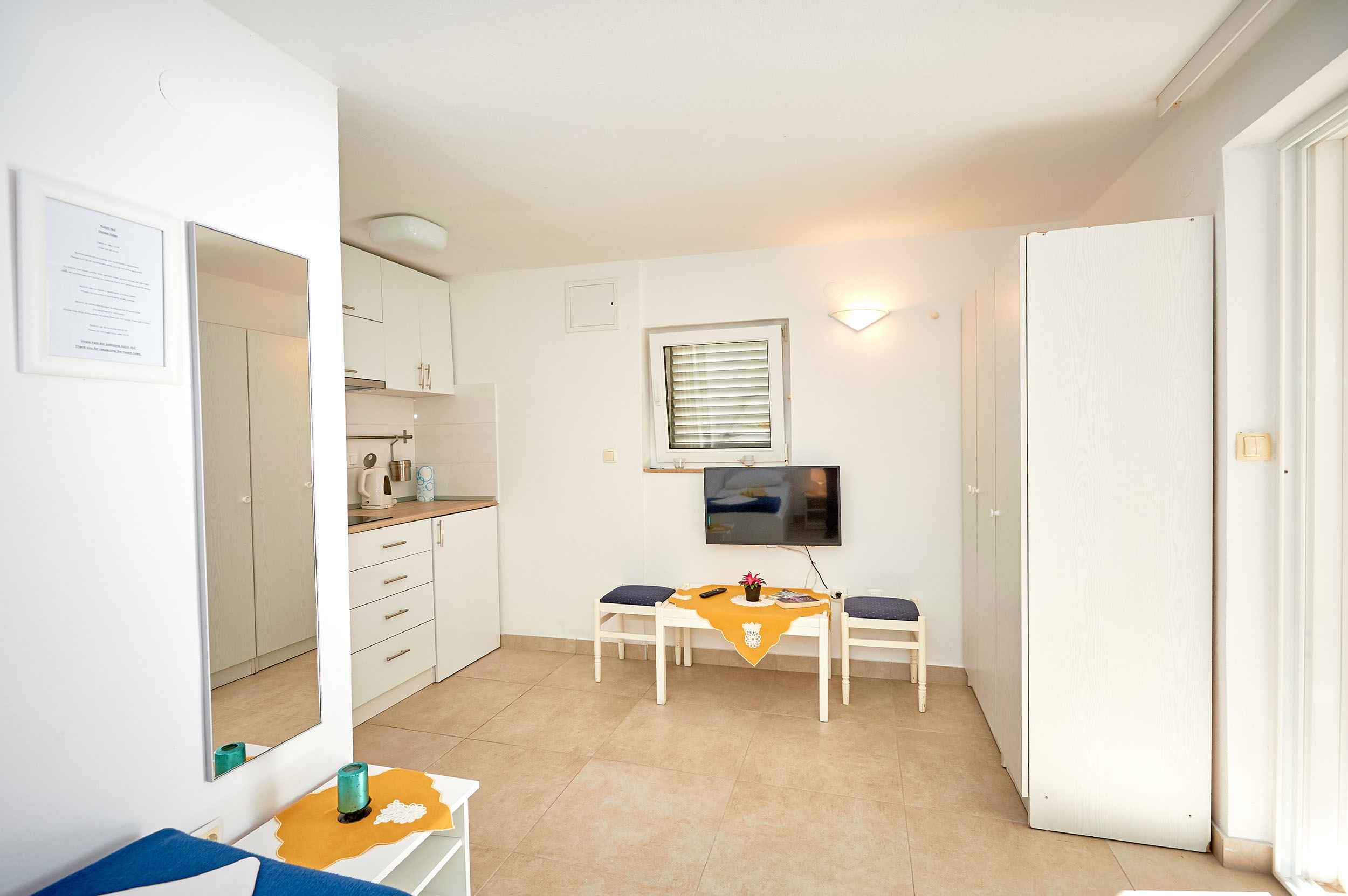 Studio1__05_36_11zon