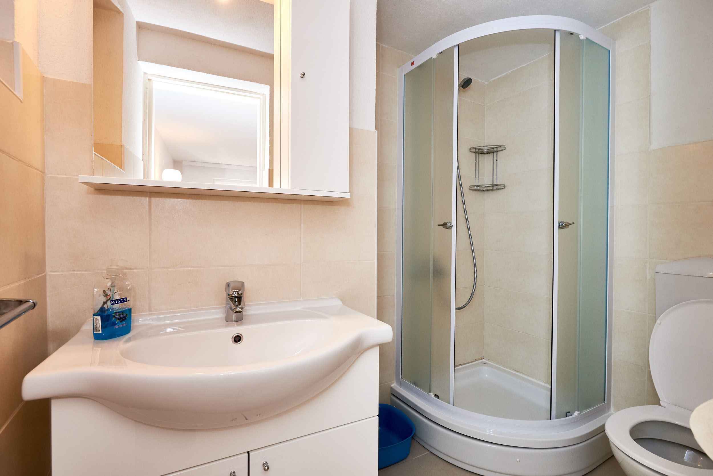 Studio2__010_54_11zon